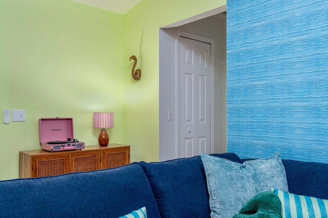 Photo - 1136 9th Square Unit SI ID1467671P