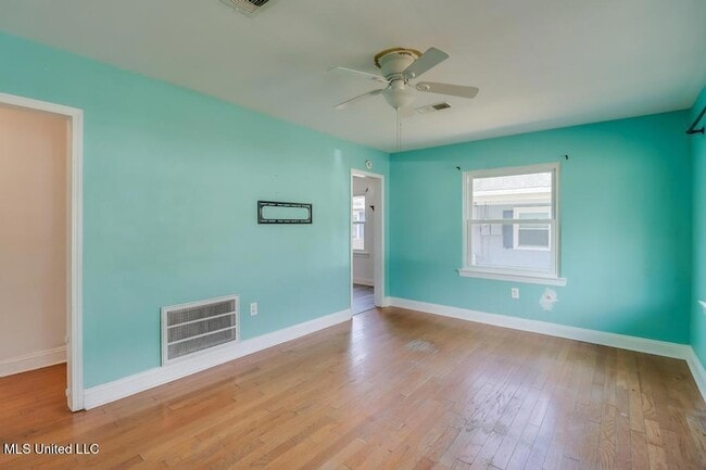 Photo - 1737 Ridgeway Dr