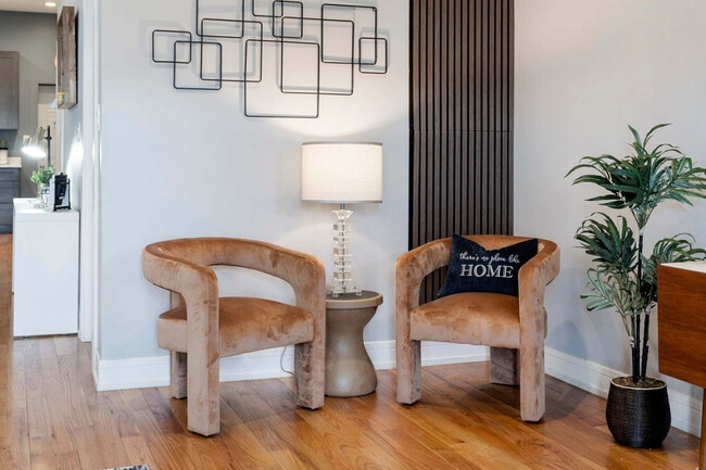 Building Photo - 109 S Paulina St Unit ID1244958P