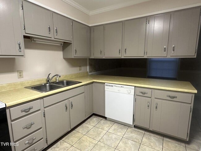 Photo - 103 Skyview Dr