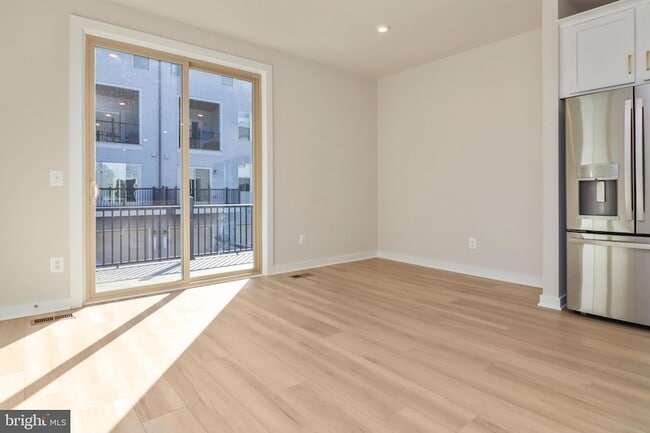 Photo - 2176 Glacier Rd