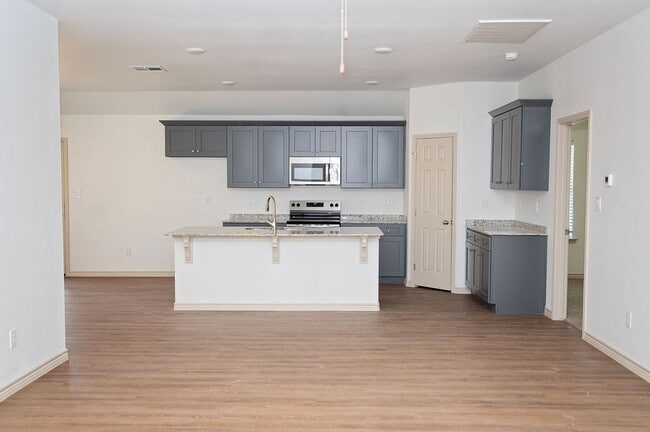 Photo - 1320 Bajada St