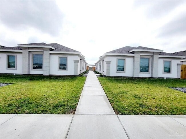 Building Photo - 5801 Swallow Ave Unit 1