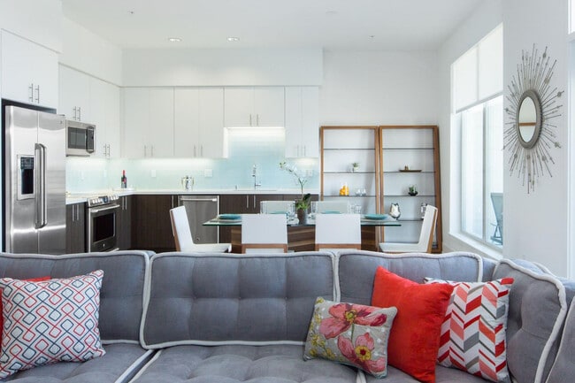 Building Photo - 150 S Taaffe St Unit ID1280444P