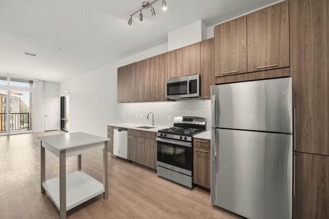 Building Photo - Cortland Columbia Pike