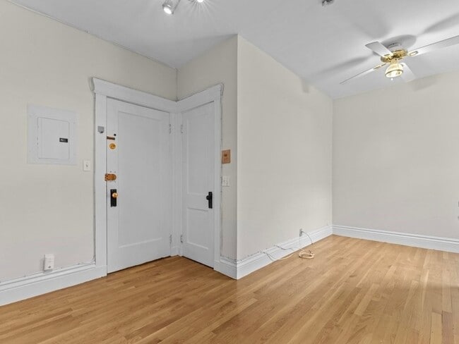 Photo - 35 Queensberry St Unit 22