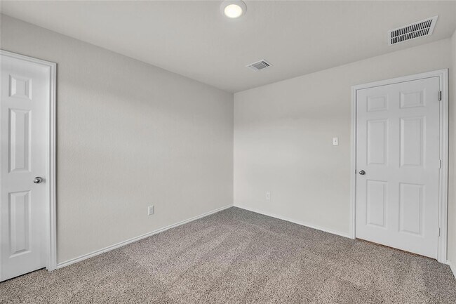 Photo - 144 Willers Rd