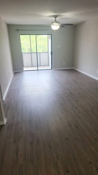 Photo - 3025 Walnut Bend Ln Unit 35
