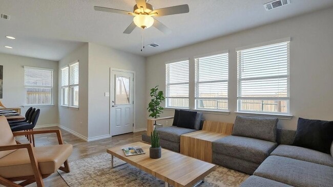 Photo - 798 Eves Necklace Dr.