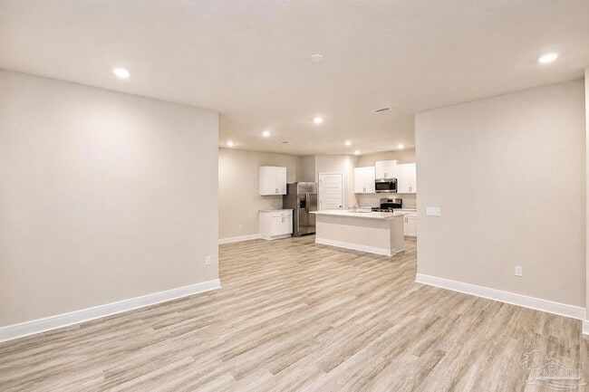 Photo - 530 Bridle Way