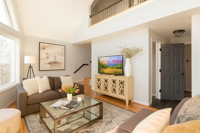 Building Photo - 555 Laurel Cove Rd Unit ID1293782P