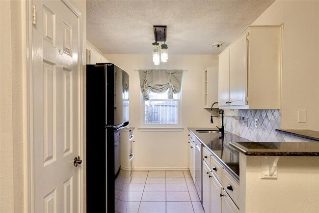 Photo - 8705 Clearbrook Trail Unit B