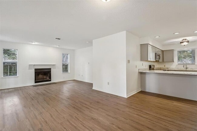 Photo - 309 Teal Ct