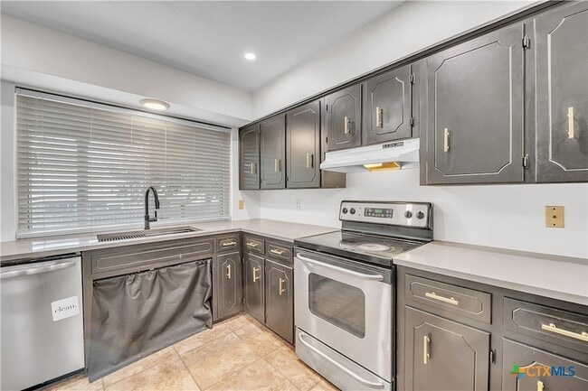 Photo - 613 Manning Dr