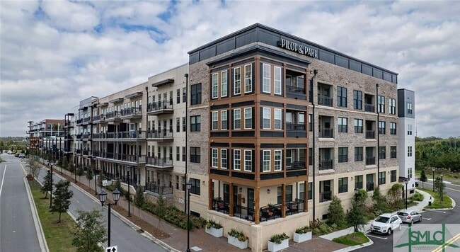 Building Photo - 201 Pilot St Unit E2a