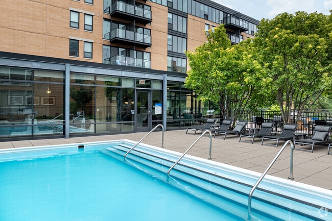 Building Photo - 1717 Apartments