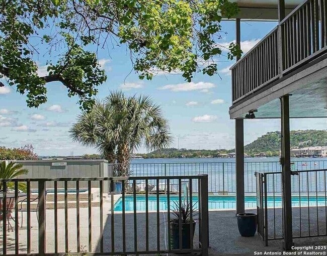 Photo - 104 Cove E