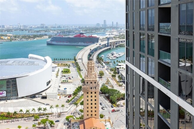 Building Photo - 159 NE 6th St Unit 3001