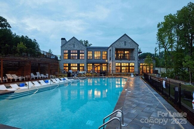 Building Photo - 9132 Senator Royall Dr Unit A1