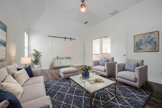 Photo - 812 Brookwater Dr