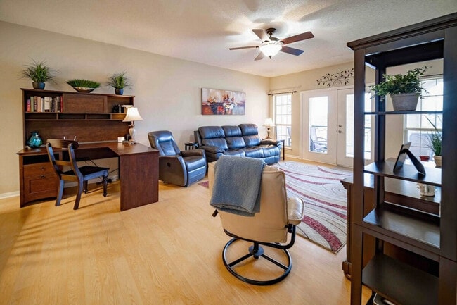 Photo - 3408 Parliament Cove Unit SI ID1295582P
