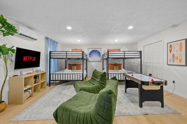 Building Photo - 13478 98th Ave Unit ID1252917P