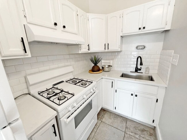 Photo - 1243 Martin Dr Unit SI ID1056135P