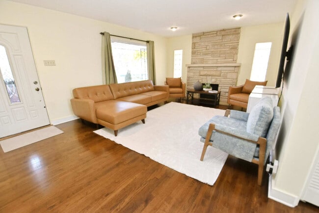 Photo - 426 E Pokagon St Unit ID1340980P