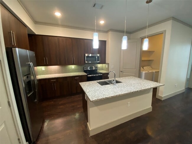 Photo - 1800 St Joseph Pkwy Unit 327