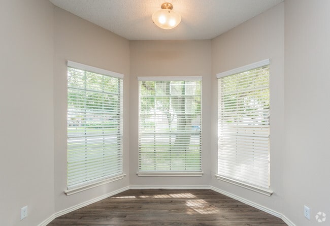 1BR, 1BA - 664SF (The Monterey) Dining Room - Summer House Apartment Homes