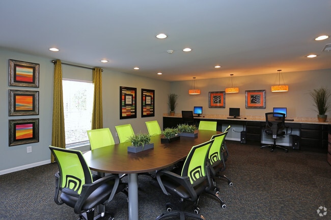 Business Center - The Abbey At Northlake