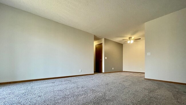 Photo - Willow Creek Apartments