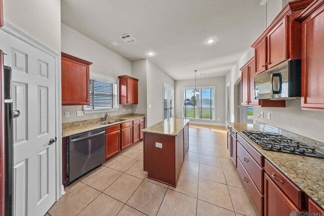 Photo - 6107 Waterford Ln