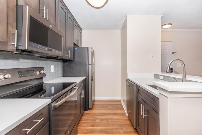 Building Photo - The Brixton at Loudoun