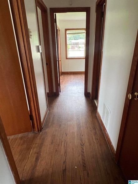 Photo - 512 Sunhill Rd NW