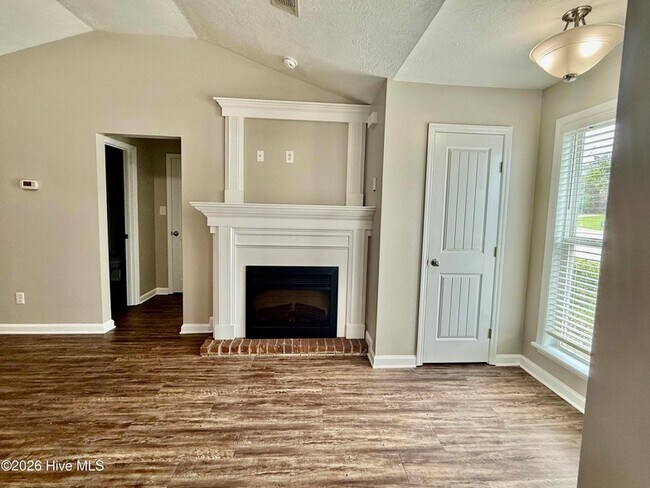 Photo - 705 Whispering Willow Way