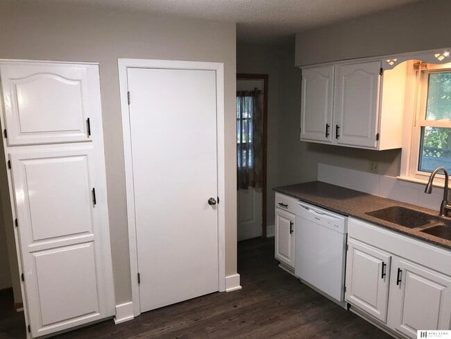 Photo - 2612 S 61st Ave