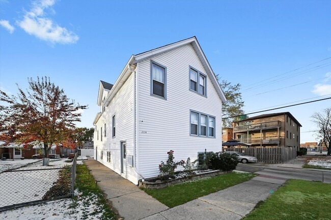 Building Photo - 2334 N 74th Ave Unit 2