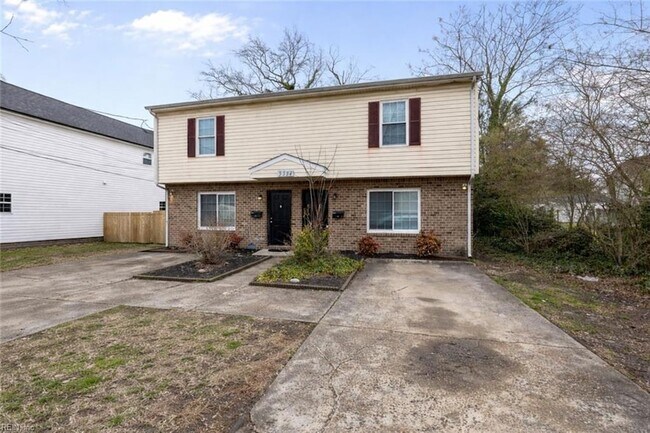 Photo - 3324 Kansas Ave