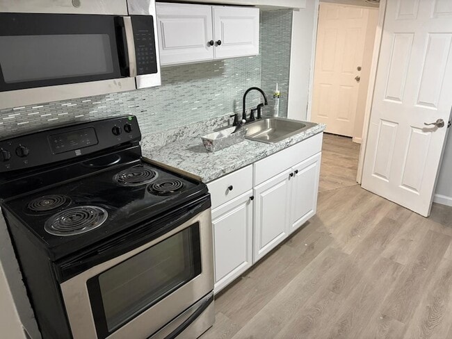 Building Photo - 327 Dover St Unit 329