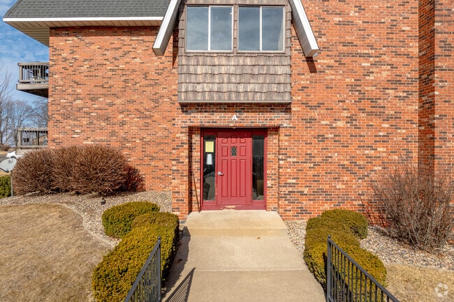 Entrance - Dunlap Lakeside