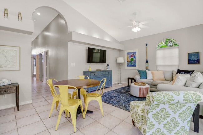 Building Photo - 619 98th Ave N Unit SI ID1502604P