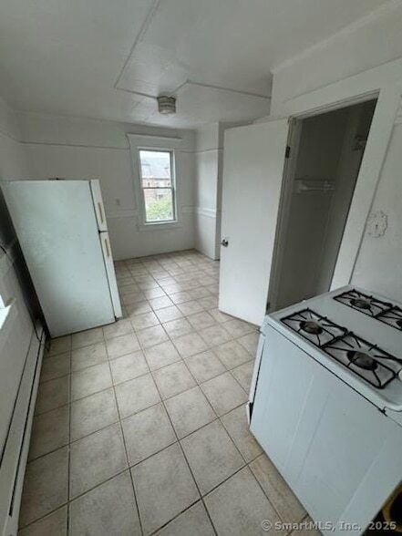 Photo - 229 Helen St Unit rear l2