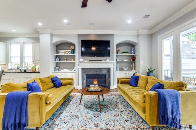 Building Photo - 4532 McKinney St Unit SI FL3-ID1624284P