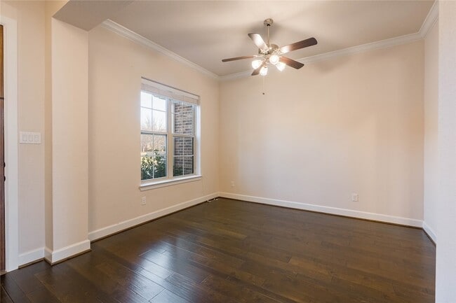 Photo - 1008 Peacock Blvd