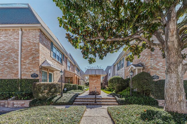 Photo - 2234 S Piney Point Rd Unit 110