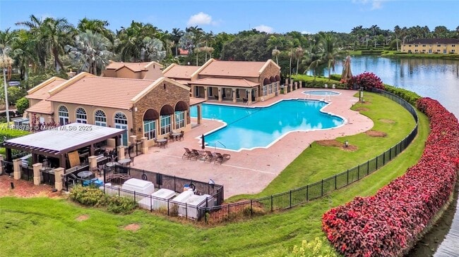 Building Photo - 1395 NE 33rd Ave Unit 20626