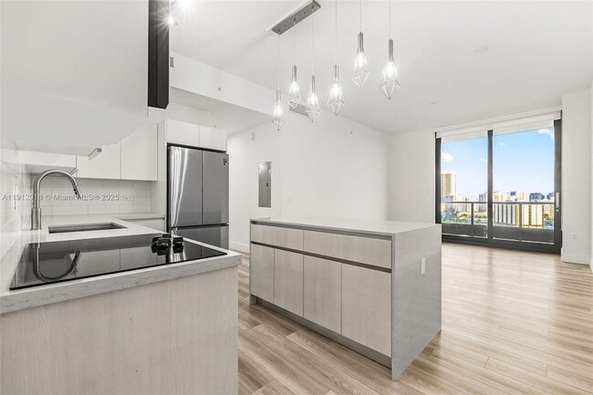 Building Photo - 101 Diplomat Pkwy Unit 1206