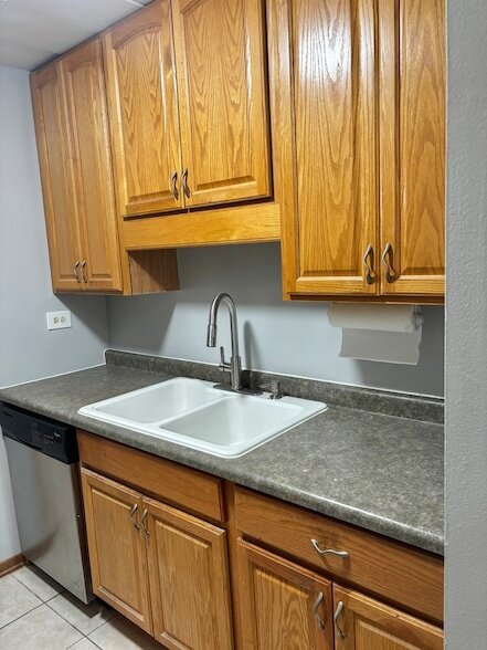 Photo - 18 E Old Willow Rd Unit 425N