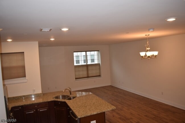 Photo - 229 Parkview Ln